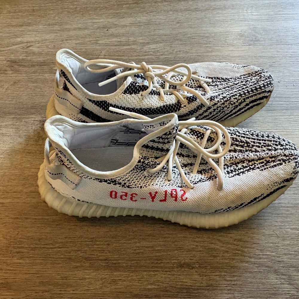 Yeezy Boost 350 V2 Zebra